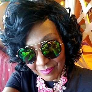 Meet your Posher, Beverly